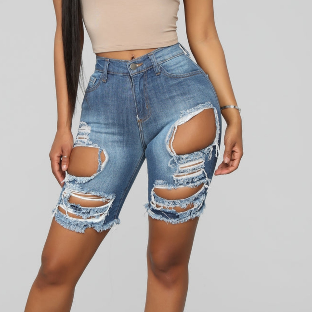Fashion Nova Khloe Shorts Size Medium